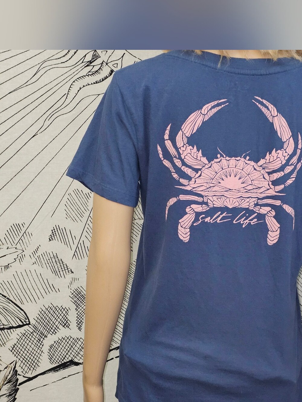 Salt Life Navy 100% Cotton T-Shirt with Pink Crab Back Graphic Sz Large